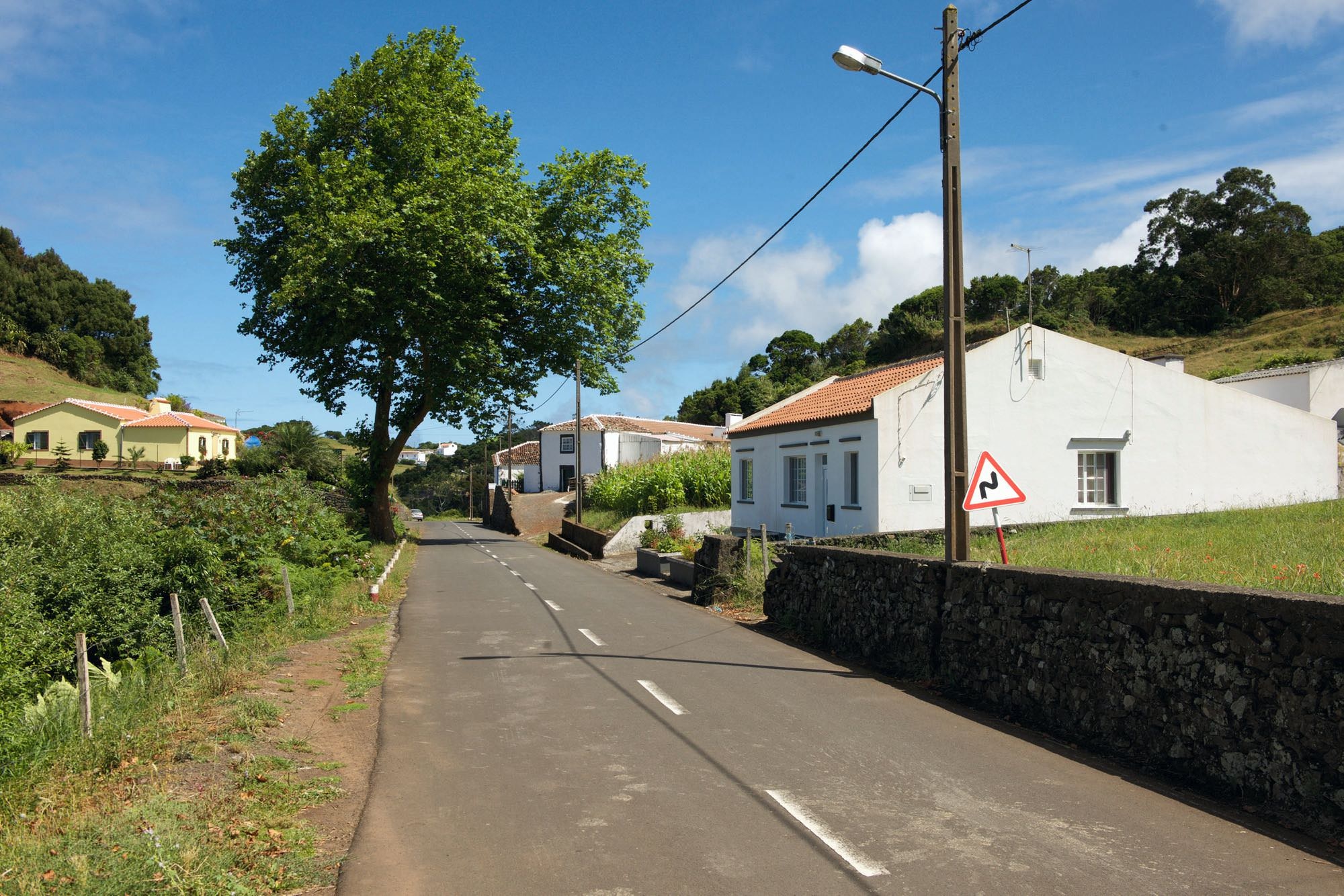 Dorfstraﬂe in Marquesa