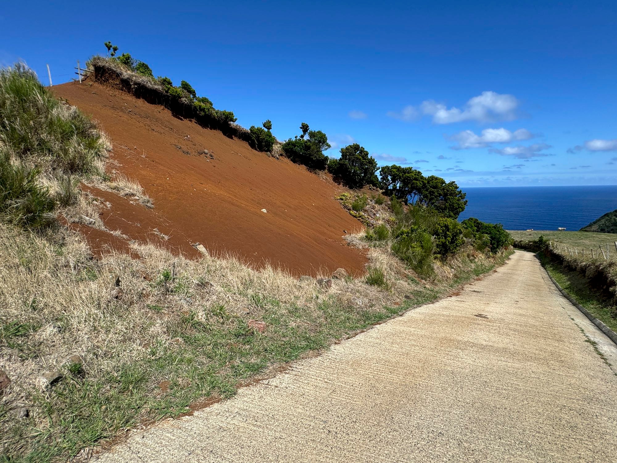Tonerdeaufschluss auf dem Weg in die Baía do Tagarete