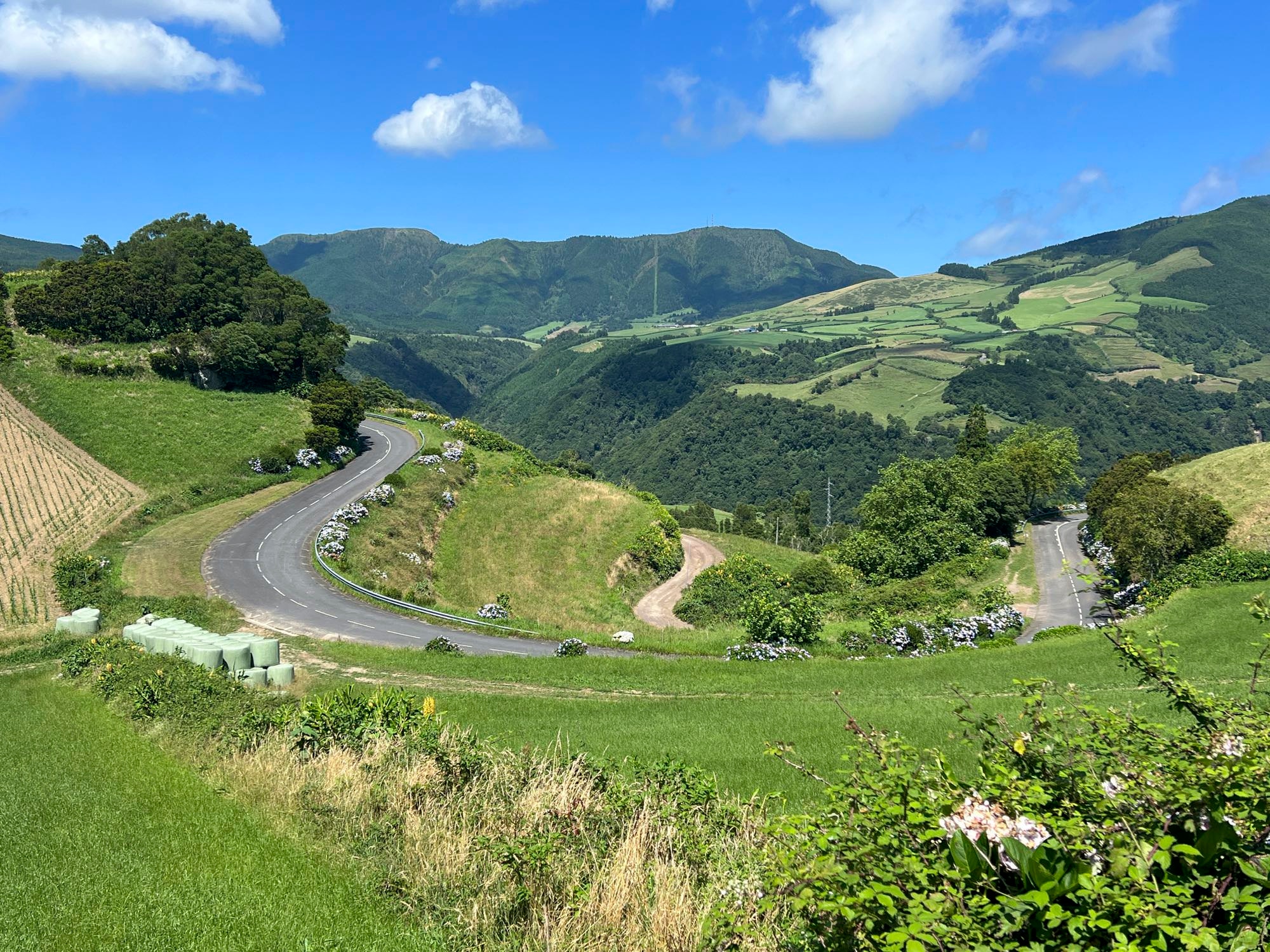 Blick ins weite Tal des Ribeira da Faial da Terra