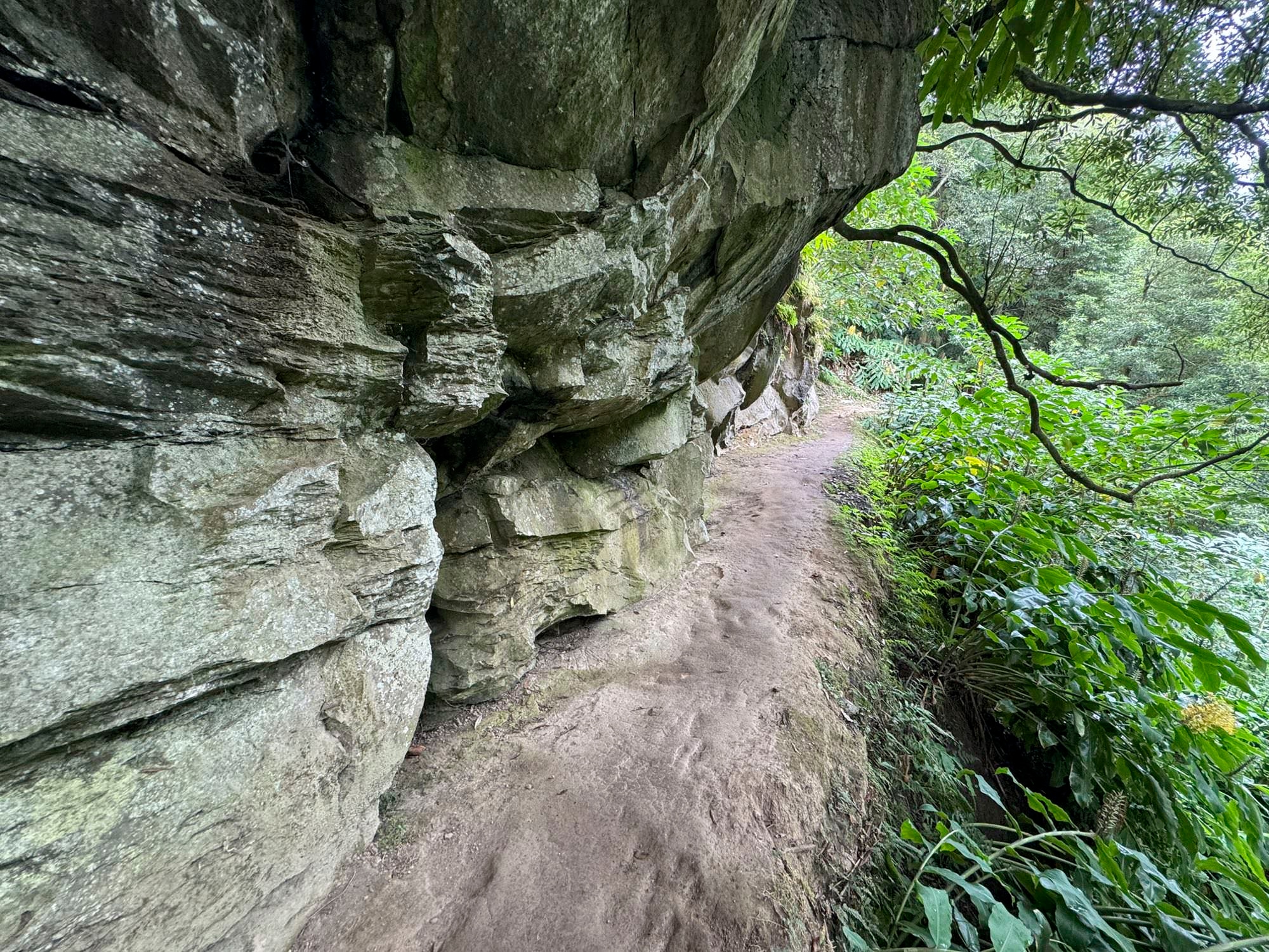 Wanderweg im Tal des Ribeira do Cachaço