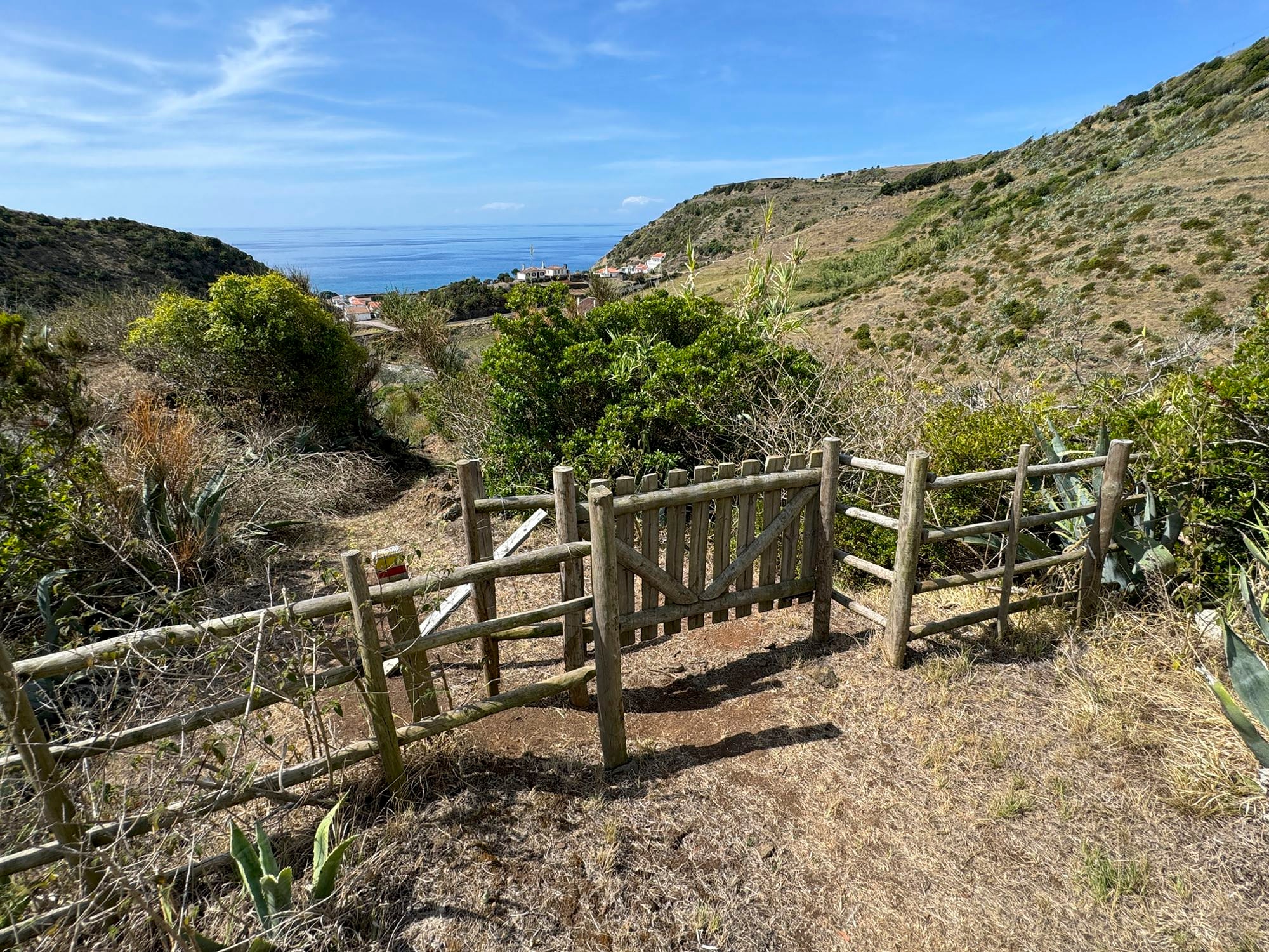 Viehgatter beim Abstieg nach Praia Formosa
