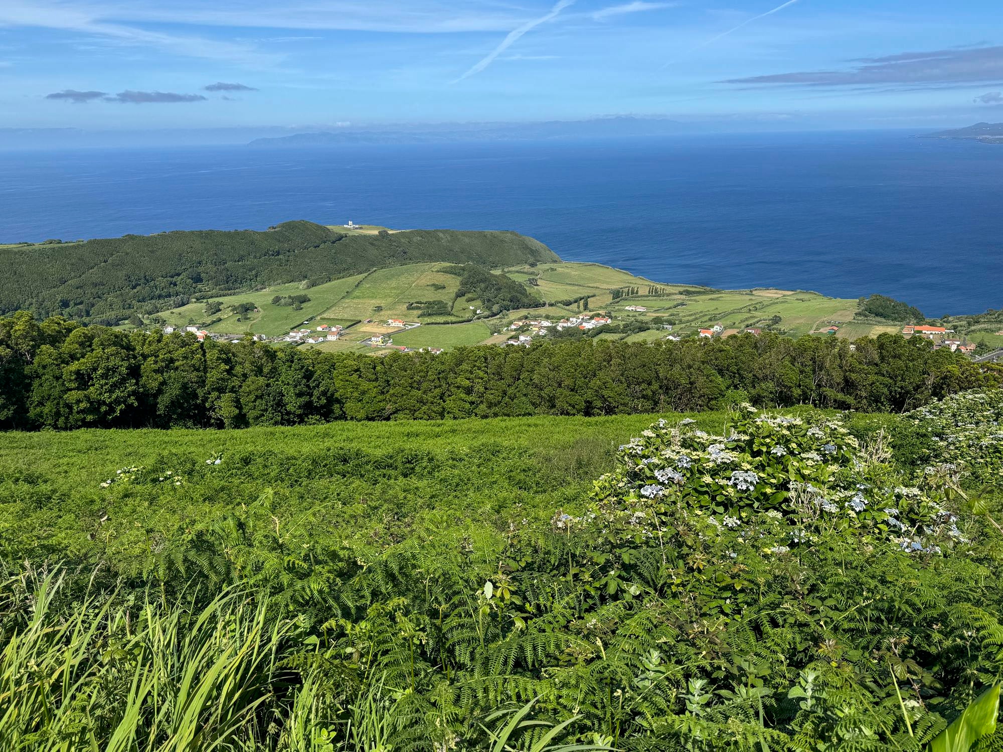 Blick hinab nach Ribeirinha