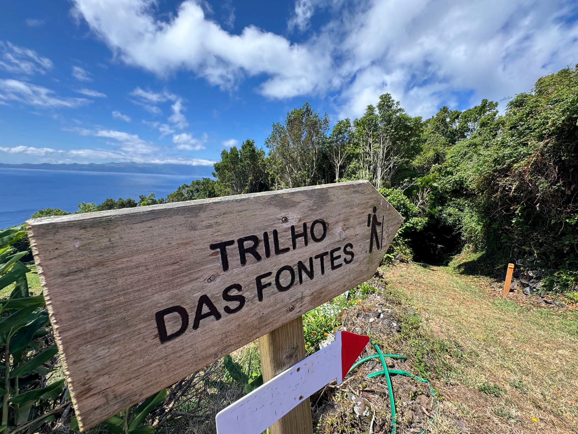 Beginn des Abstiegs auf dem Trilho das Fontes
