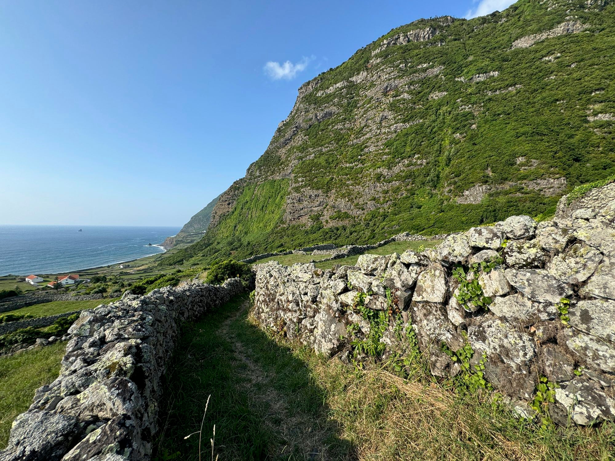 Wegabschnitt zwischen Fajã Grande und Cuada
