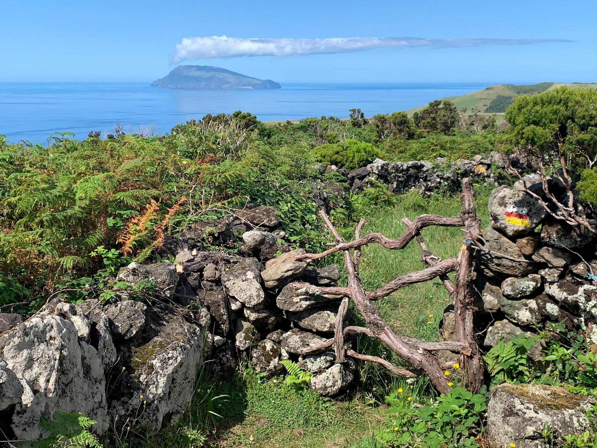Der alte Verbindungsweg zwischen Ponta da Fajã und Ponta Delgada