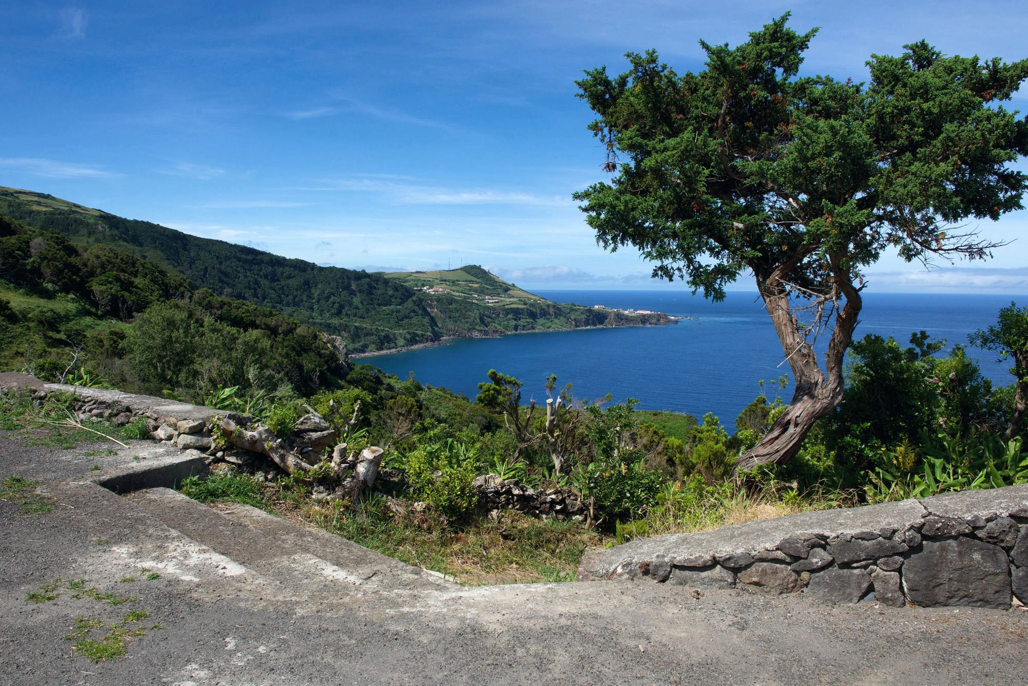 Am Ende der Fahrstraße reicht der Blick bis nach Santa Cruz