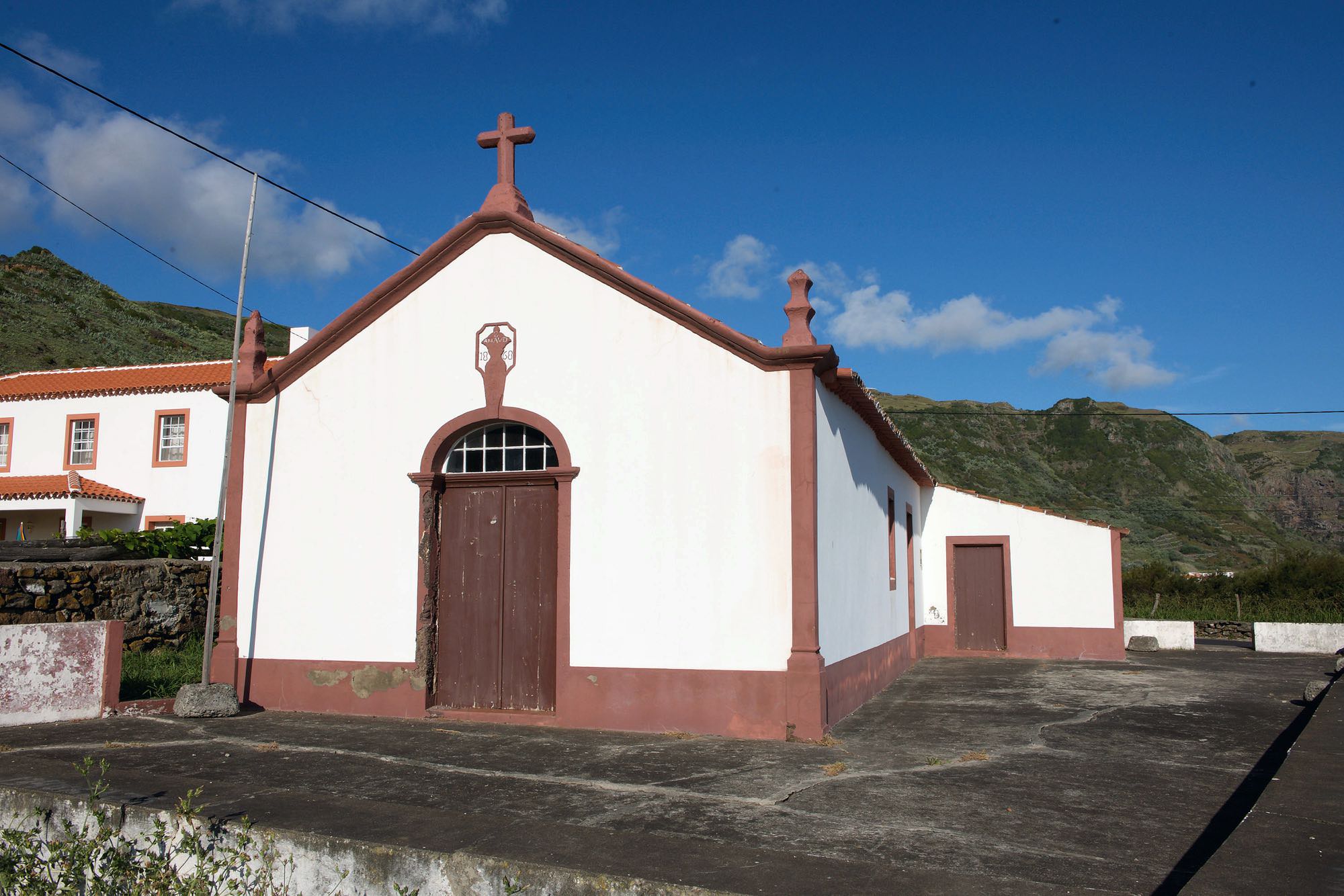 Ermida de Nossa Senhora dos Remédios in Praia Formosa