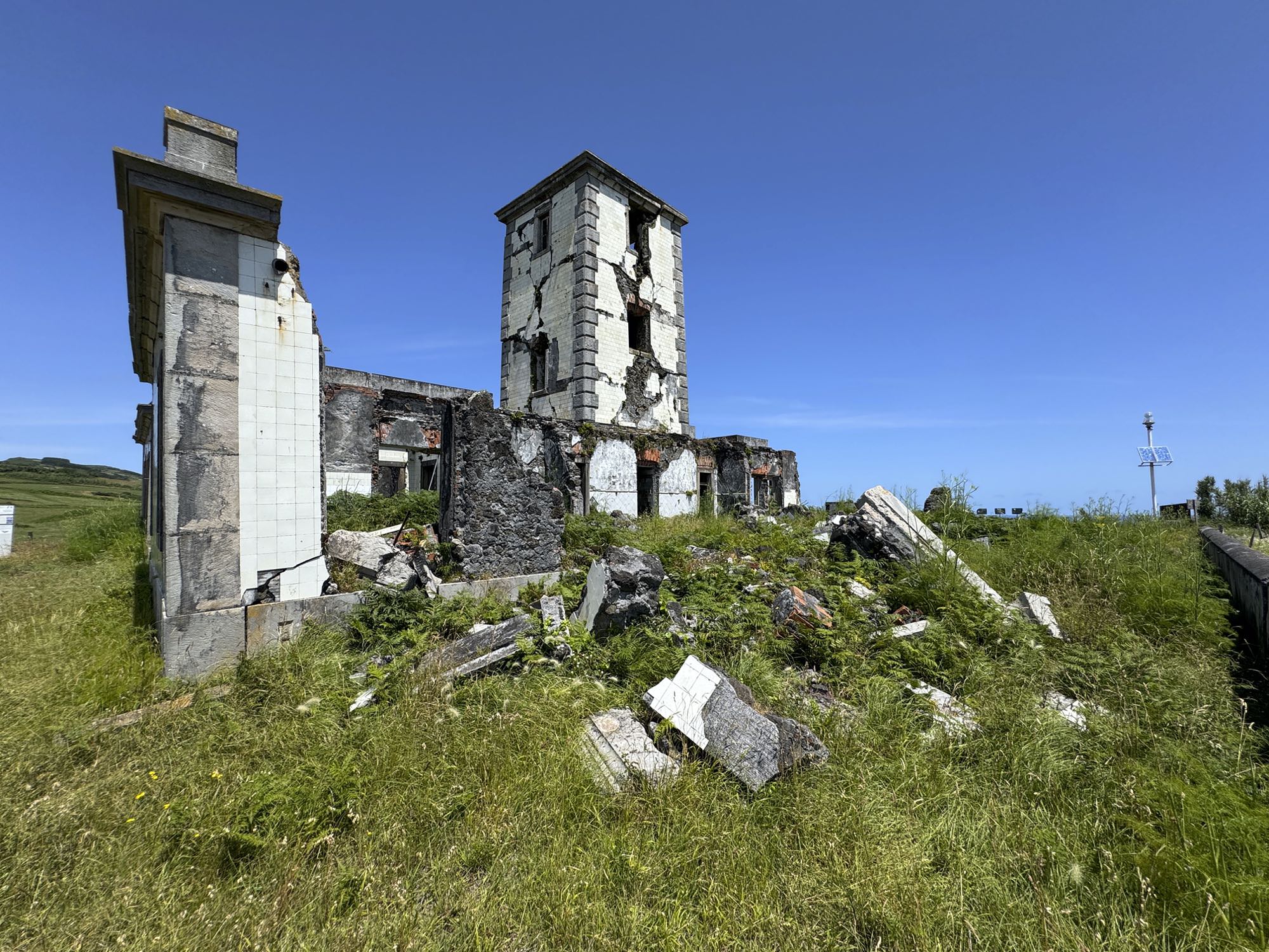 Ruine des Farol da Ponta da Ribeirinha