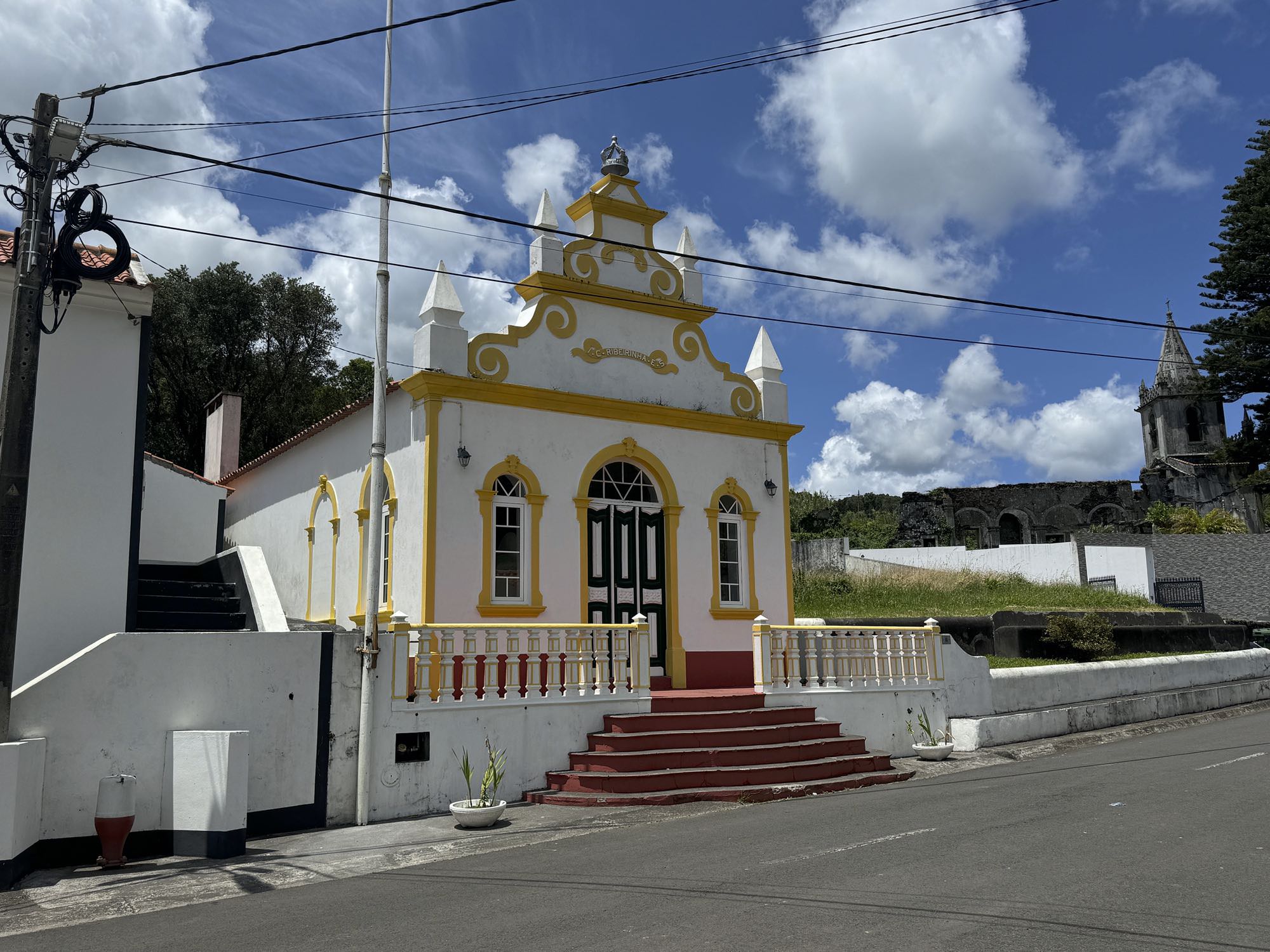 Império do Divino Espirito Santo de Ribeirinha