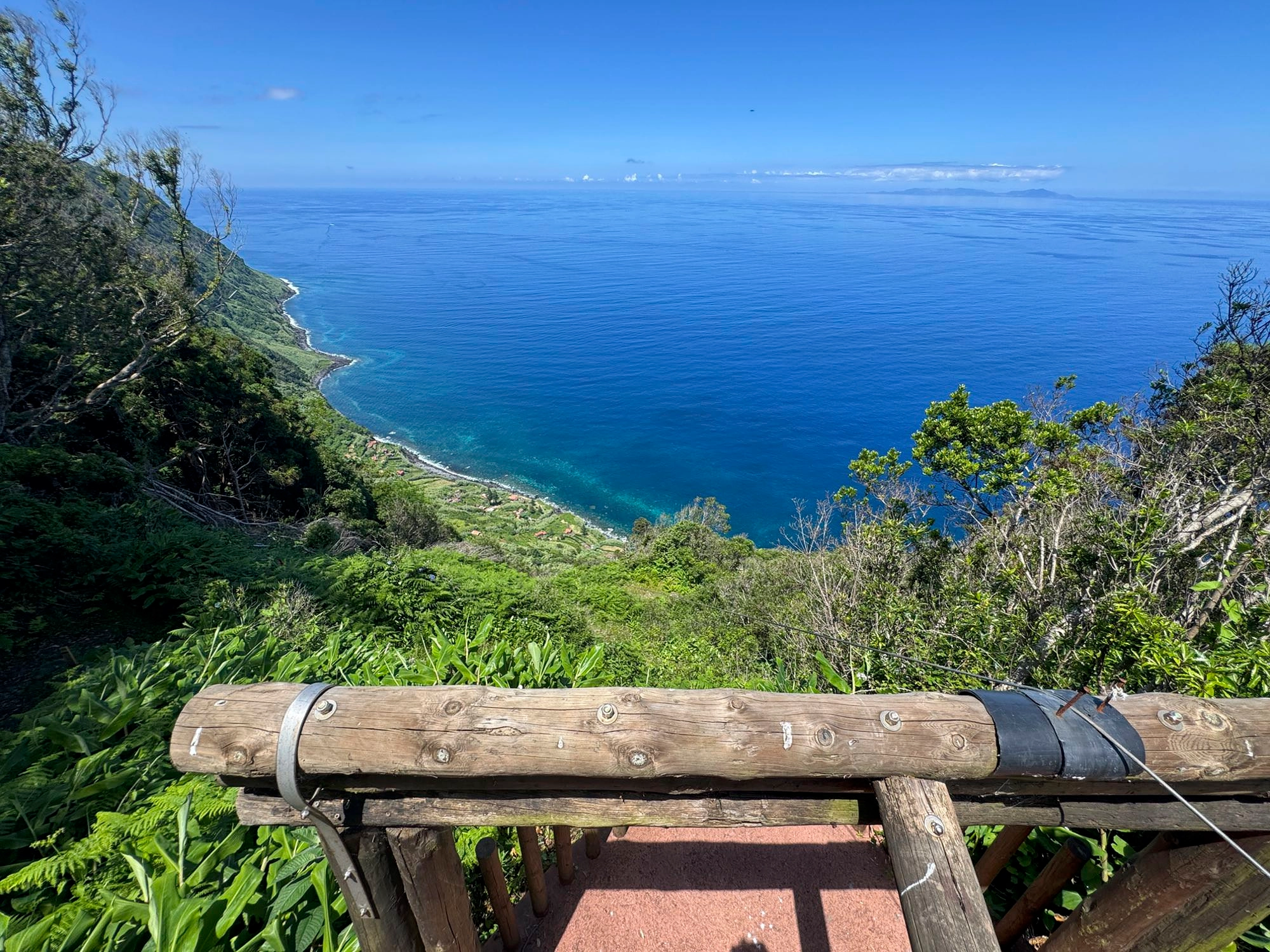 Zugseilstation oberhalb Fajã d'Além