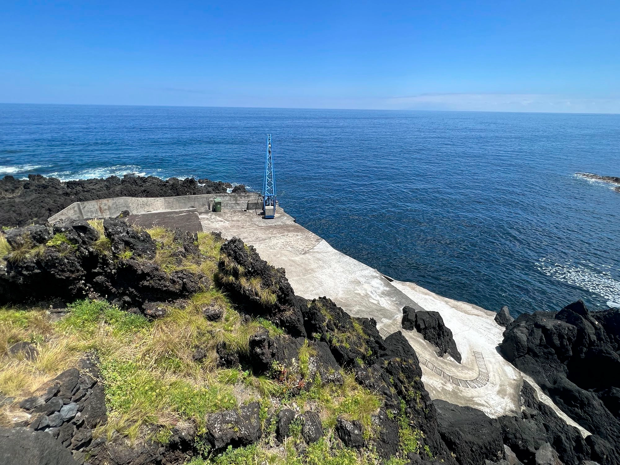 Hafen von Fajã das Pontas