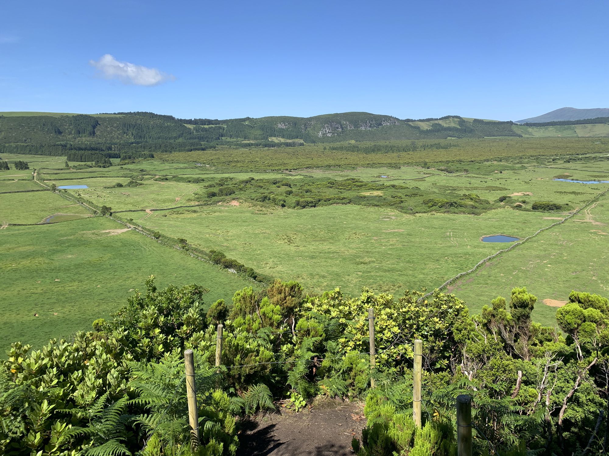 Blick auf die weite Caldeira Guilherme Moniz