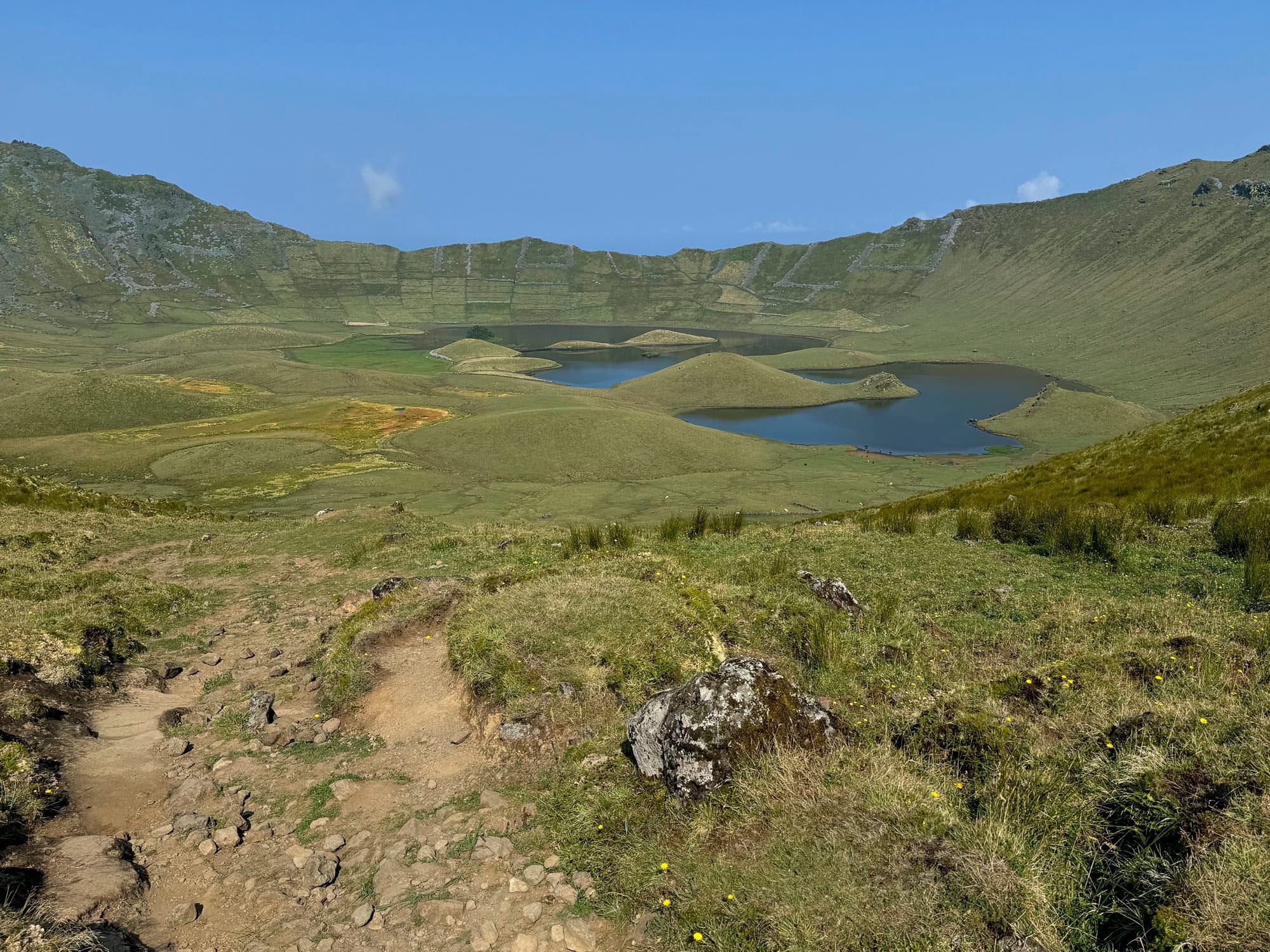 Abstiegsweg in den Krater des Caldeirão