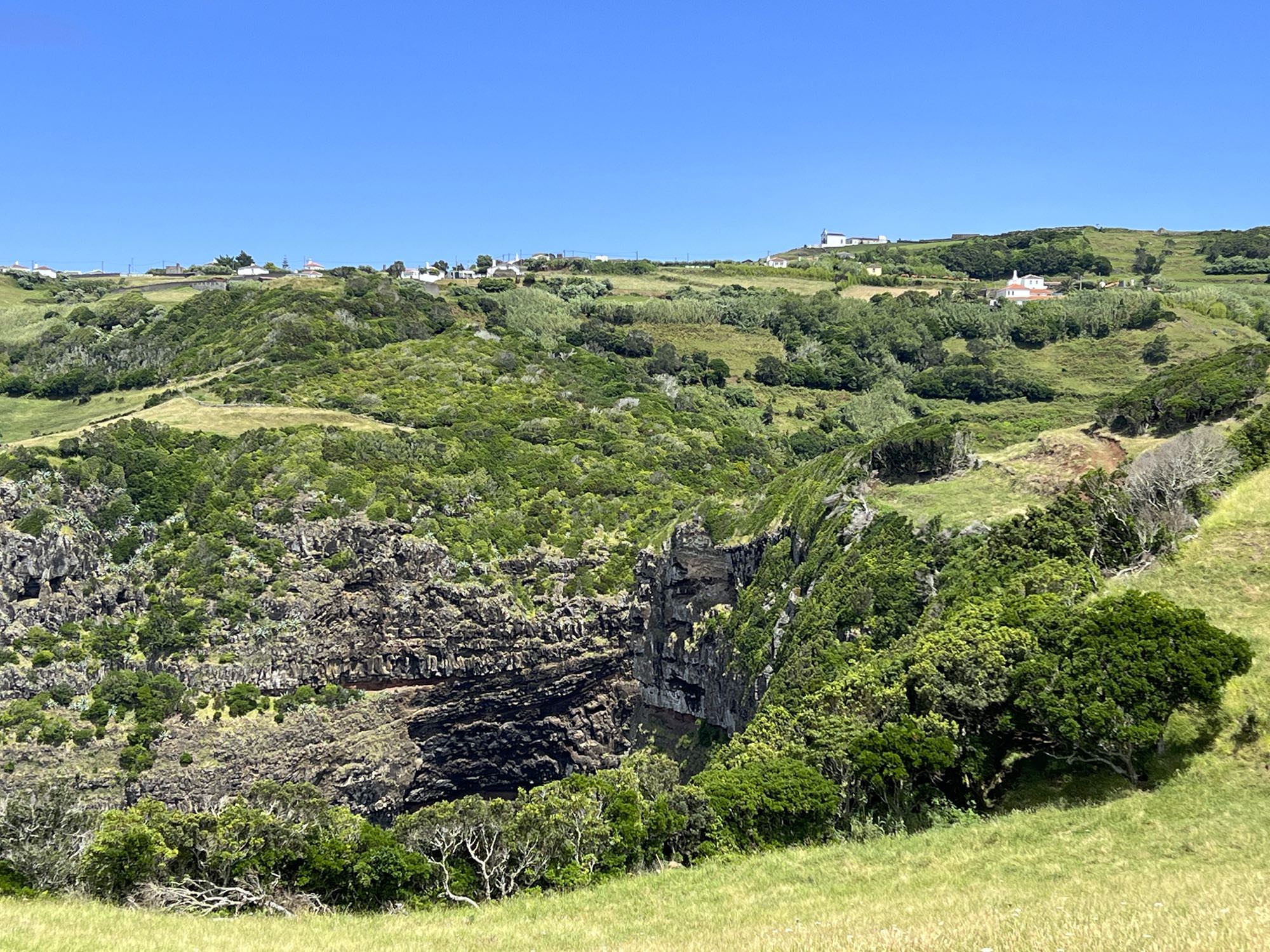 Auf dem Weg an die Nordküste reicht der Blick hinüber nach Norte