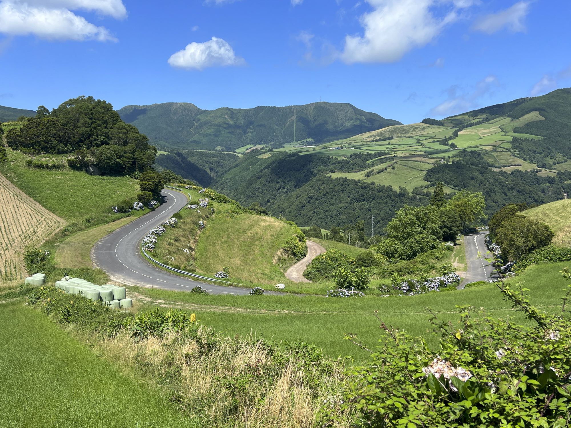 Blick ins weite Tal des Ribeira da Faial da Terra