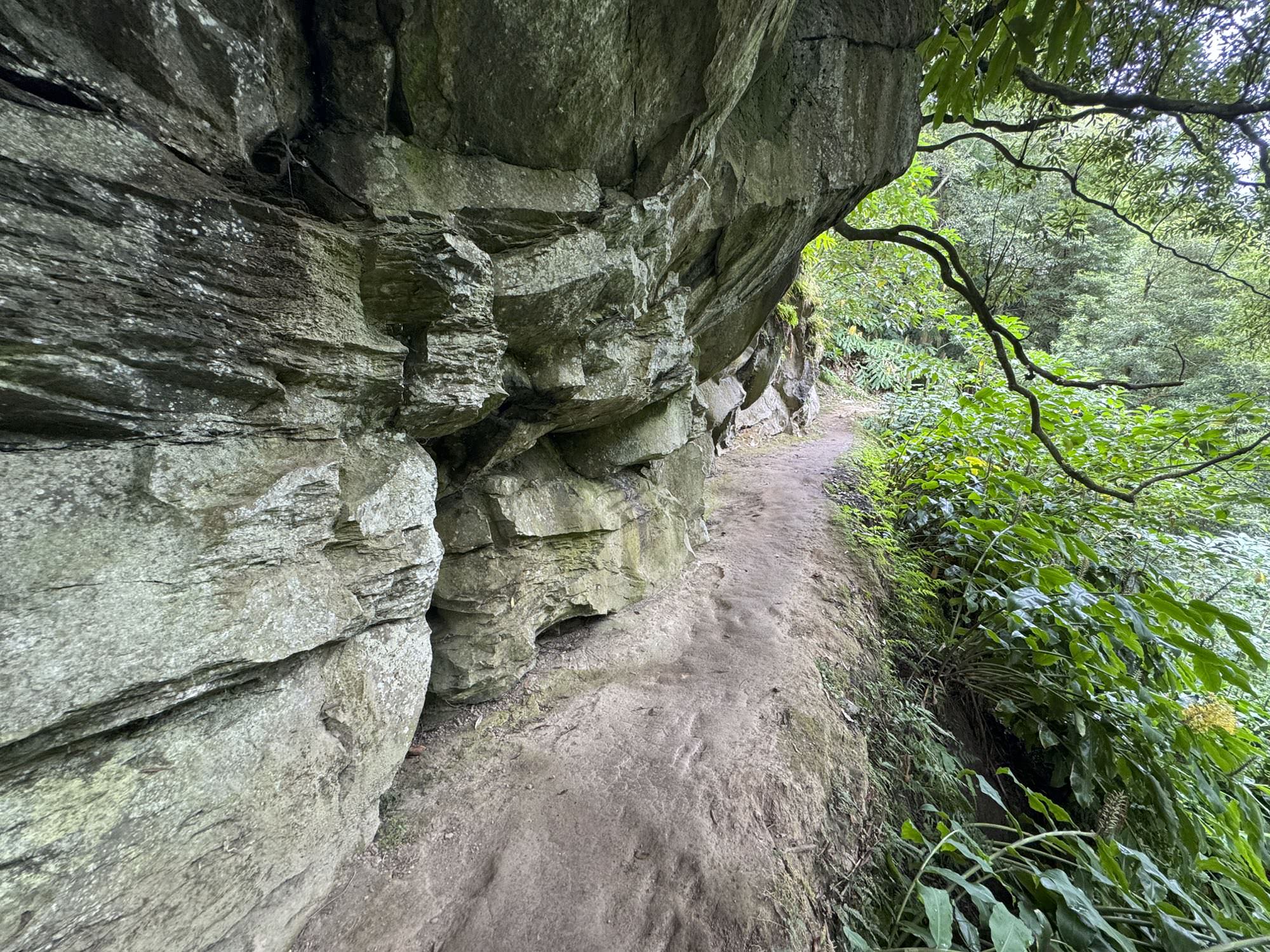 Wanderweg im Tal des Ribeira do Cachaço