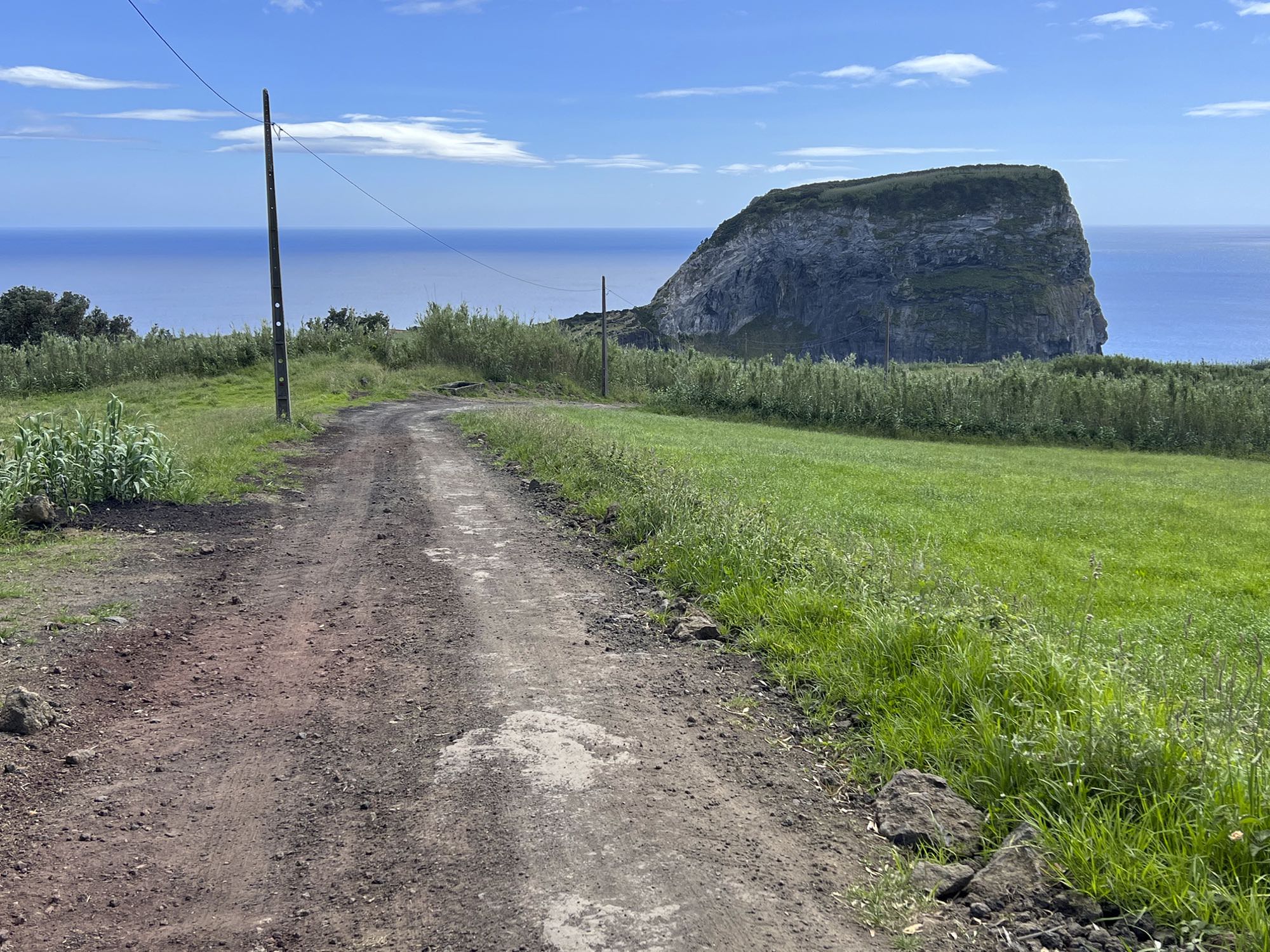 Weg vom Morro de Castelo Branco nach Lombega