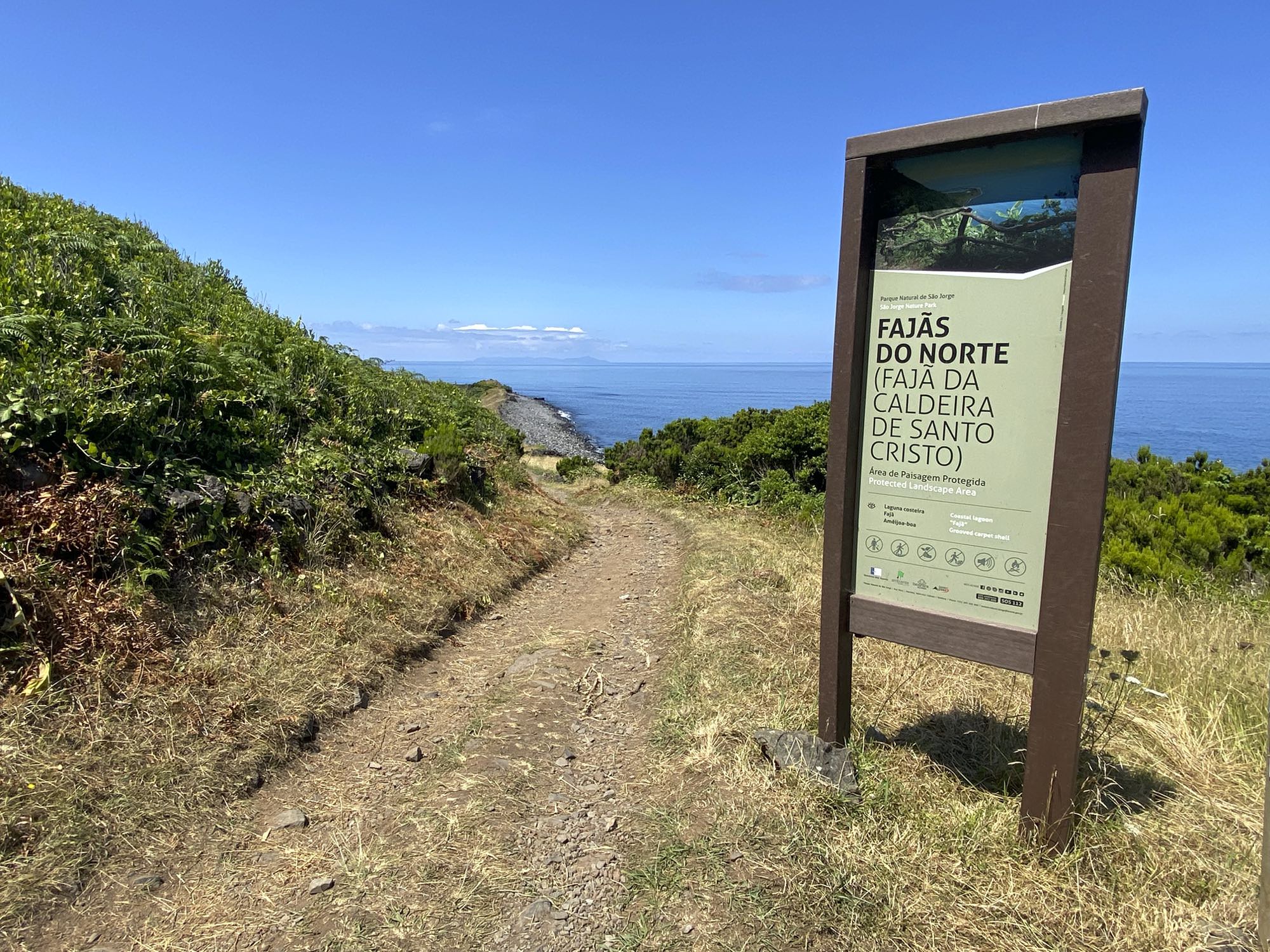Ruta de senderismo a Fajã da Caldeira Santo Cristo