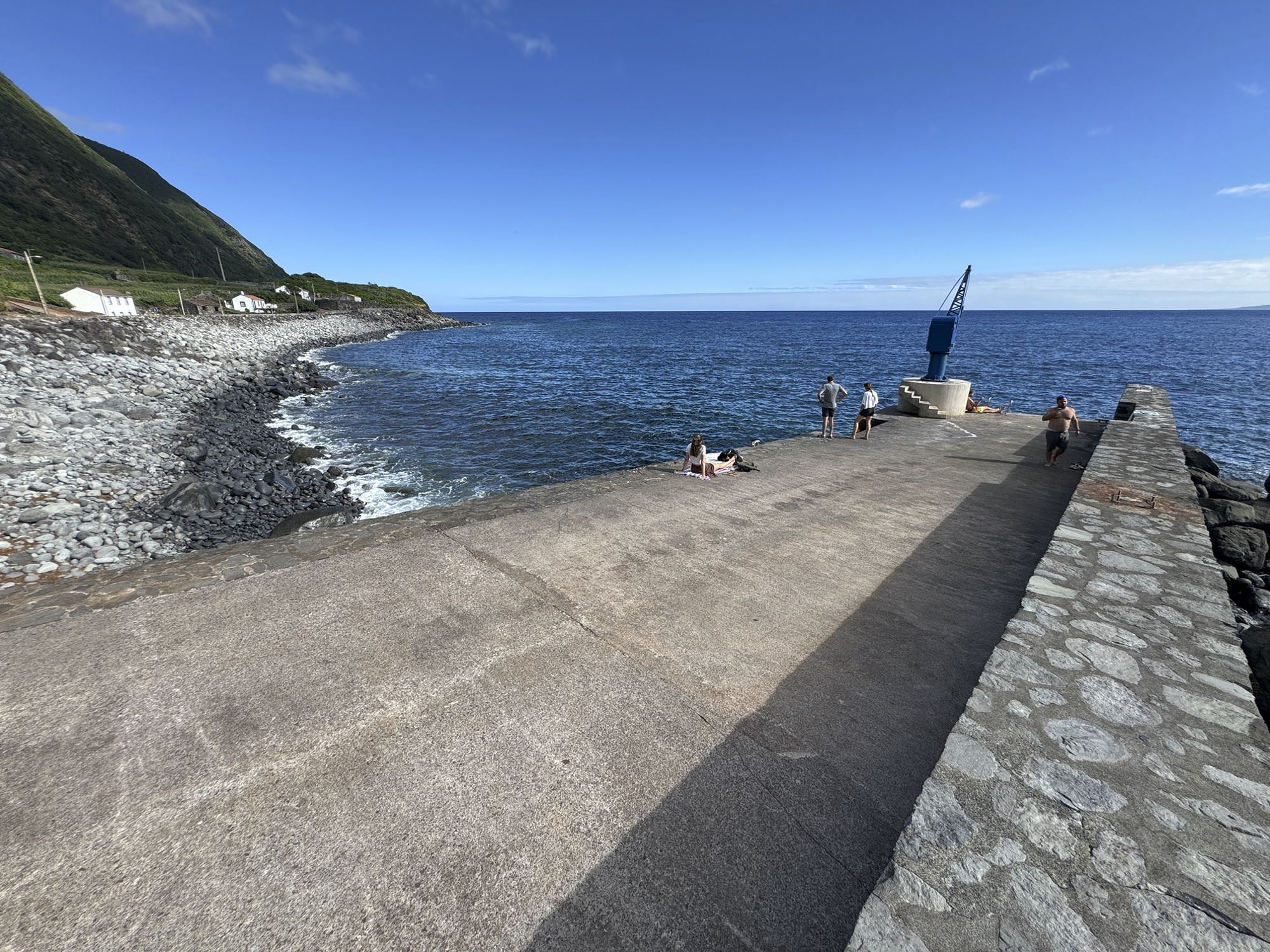Am Hafen von Fajã dos Vimes