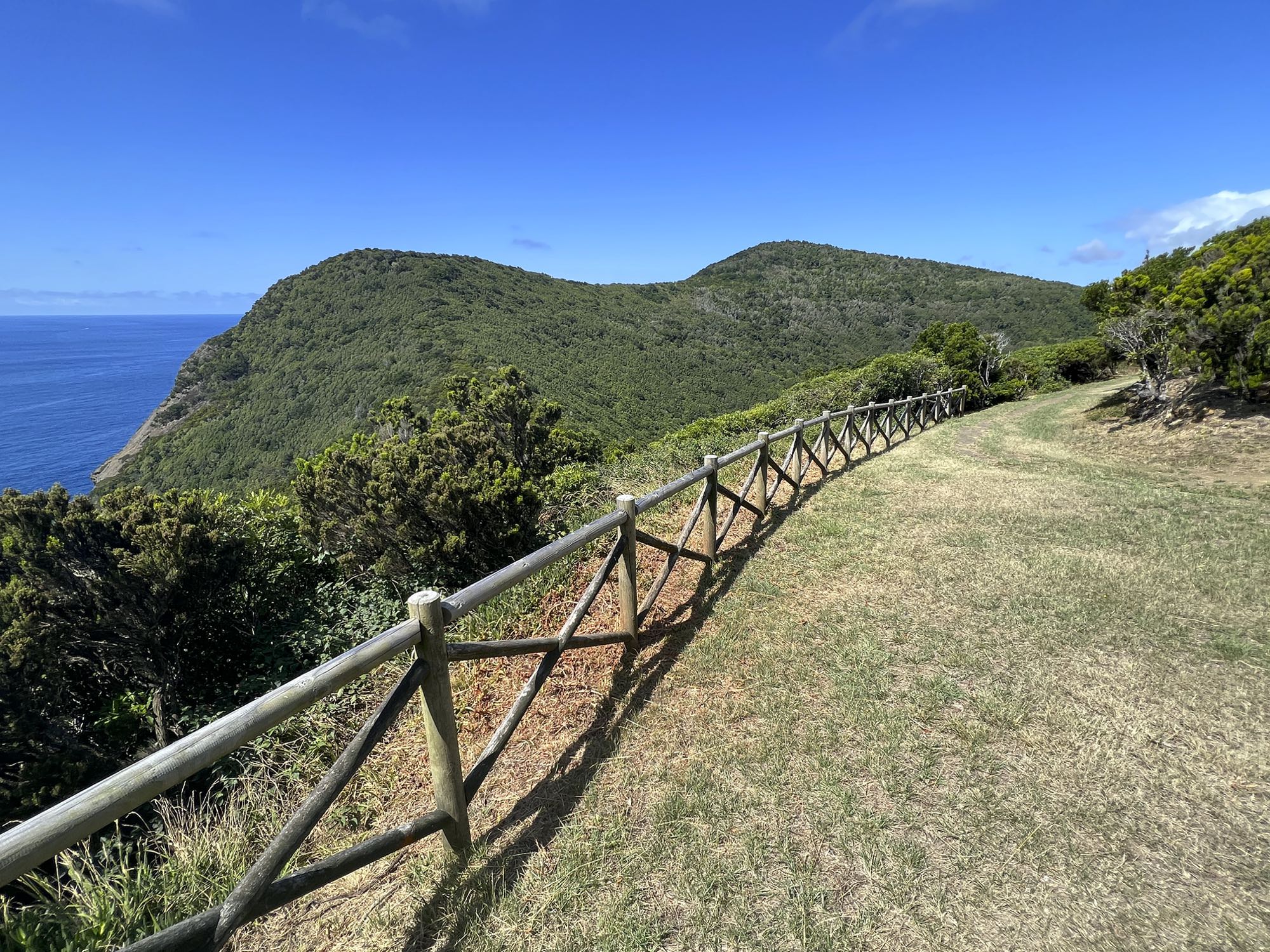 Blick auf den Pico do Zimbreiro und Pico da Quebrada