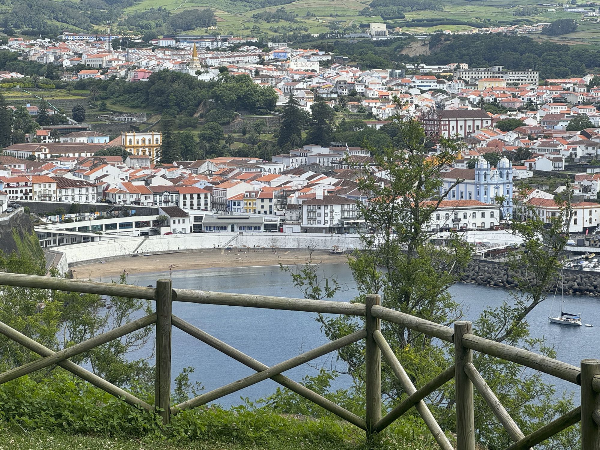 Blick zurück auf Angra do Heroísmo