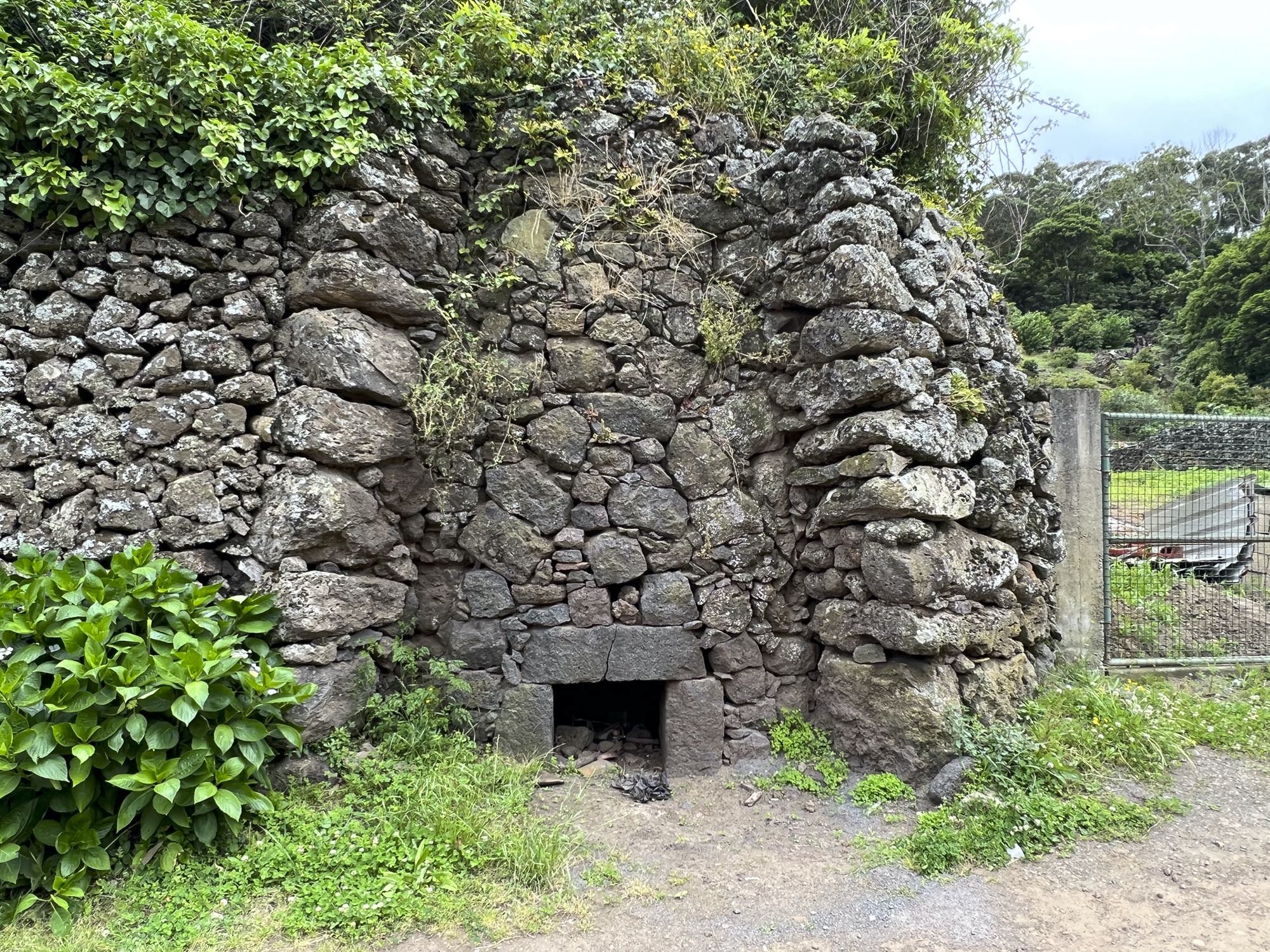 alter Brennofen in Lagoa