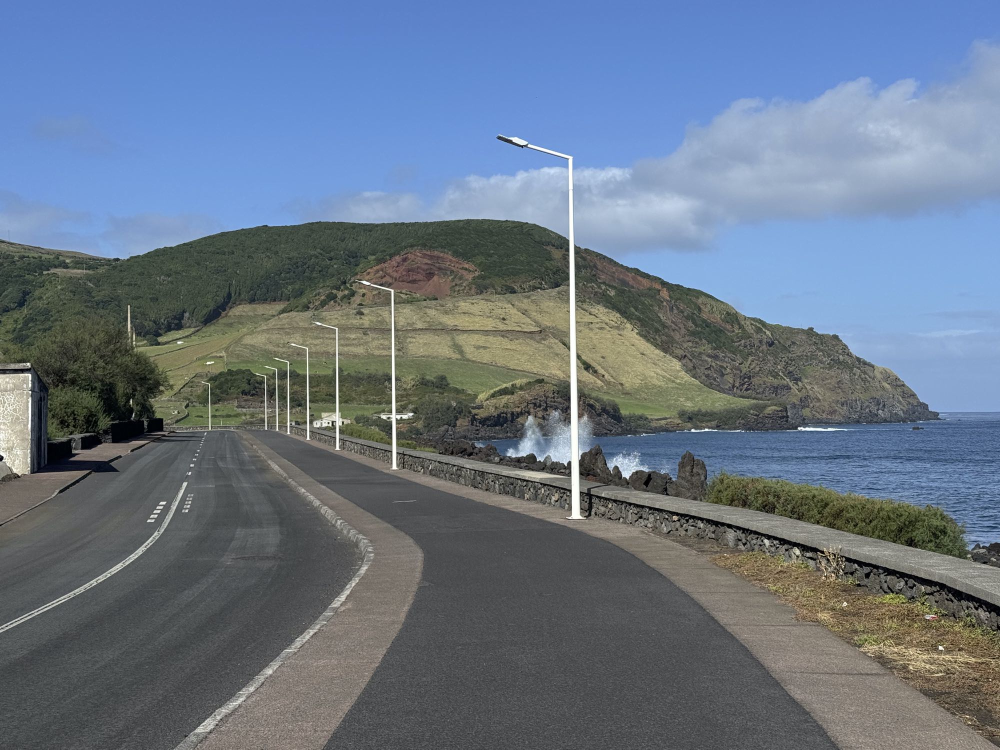 Uferpromenade in Praia de São Mateus