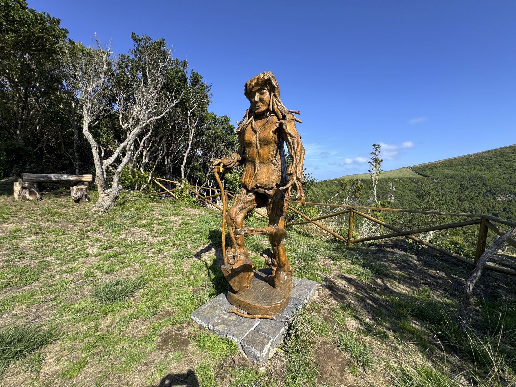 Holzstatue María Encantada